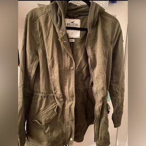 Hollister jeans utility coat with hood
Light jacket with front pockets